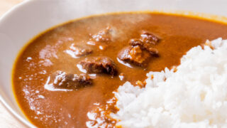 極上とろとろ肉カレー｜牛すじ・角切り肉でつくる、こく旨煮込みカレー
